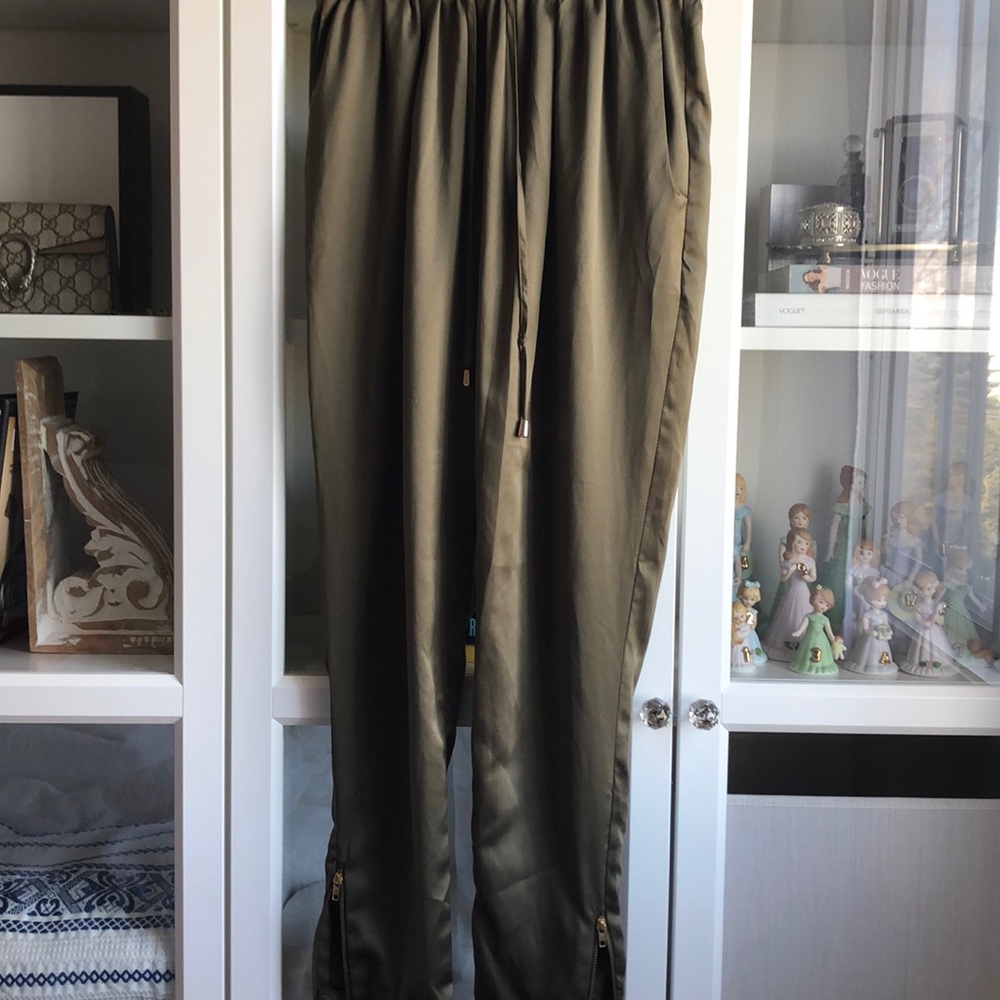Lady Dutch Kaki Pants